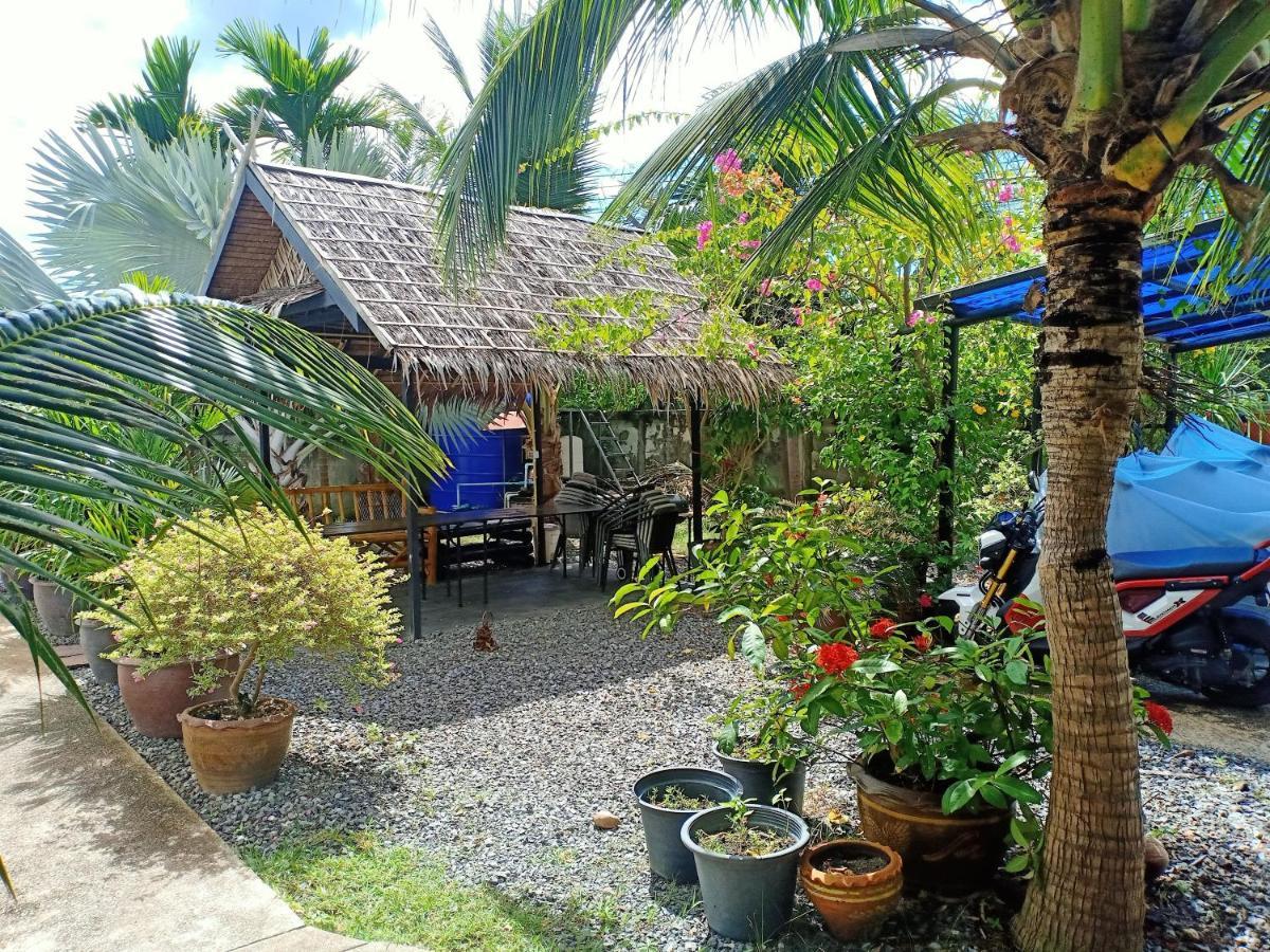 Coconoi Residence Nai Harn Exteriör bild