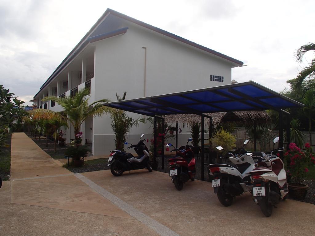 Coconoi Residence Nai Harn Exteriör bild